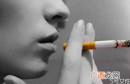 为什么抽烟会让牙齿变黄抽烟牙黄怎么变白