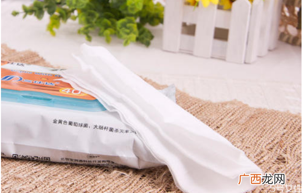 酒精湿巾能擦脸吗用酒精湿巾擦脸会怎么样