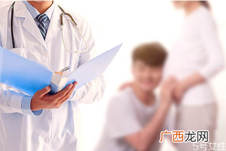 小月子可以玩手机吗小月子洗头头痛怎么办