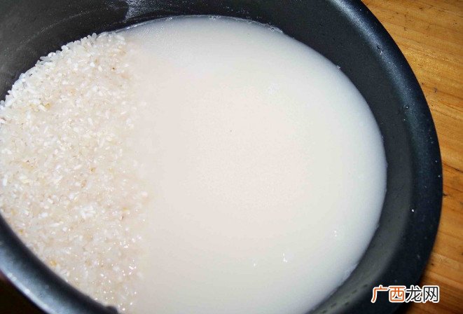 淘米水洗脸会变白吗 淘米水有美白效果吗
