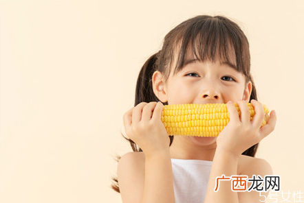 小孩吃玉米拉玉米粒正常吗小孩吃玉米注意事项