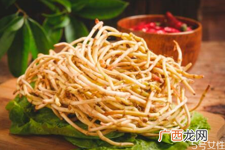 鱼腥草煮水能给小孩洗澡吗鱼腥草治脱发是真的吗