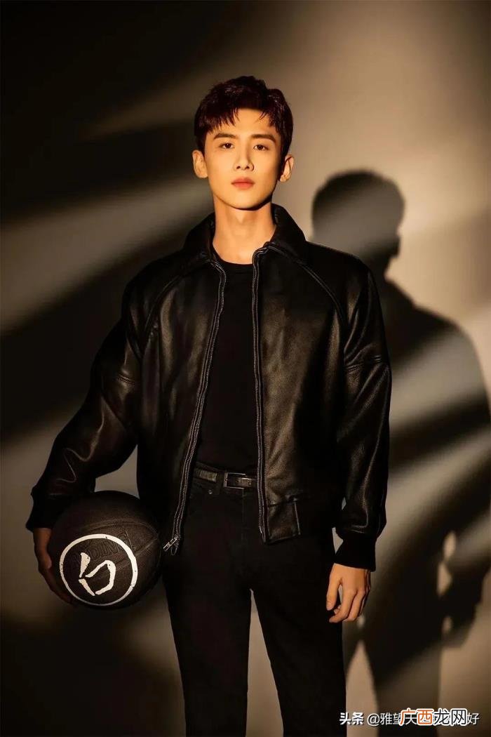 男明星穿搭图片，又一大波男明星皮衣穿搭合集来喽