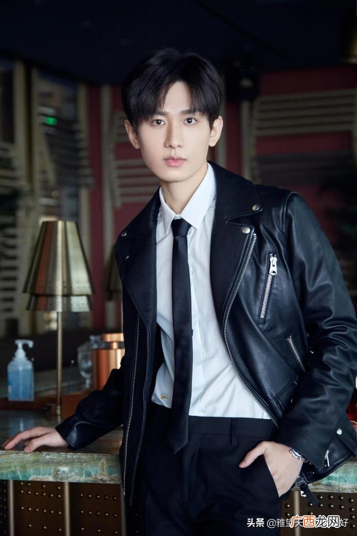 男明星穿搭图片，又一大波男明星皮衣穿搭合集来喽