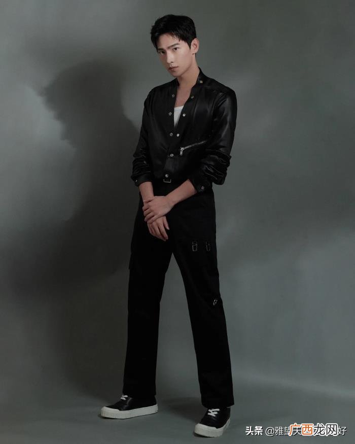 男明星穿搭图片，又一大波男明星皮衣穿搭合集来喽