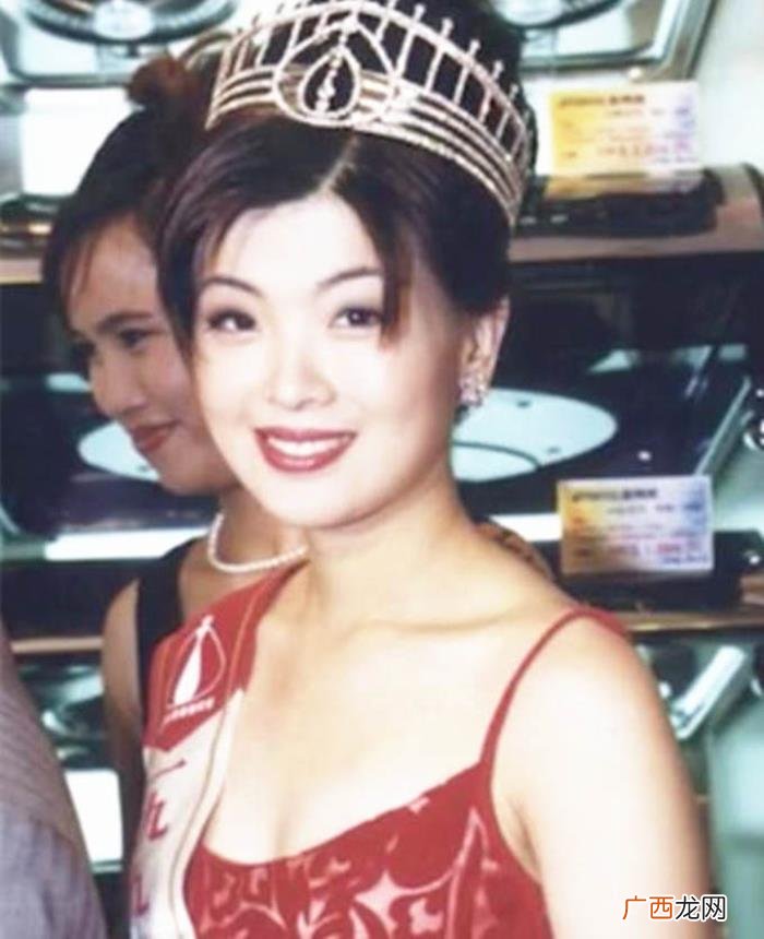 欧阳震华的妻子，欧阳震华妻子组阔太饭局