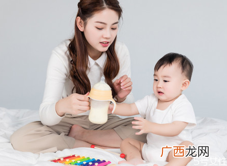 孩子发高烧能喝牛奶吗发烧喝牛奶会加重吗