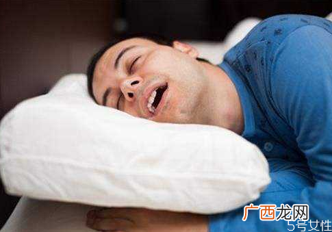 戴口罩睡觉可以防止打呼噜吗戴口罩睡觉会有什么危害