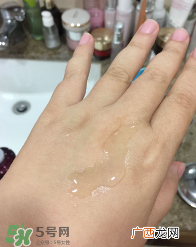 韩束墨菊特润咕噜水怎么用_使用方法