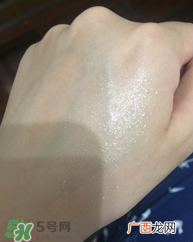 韩束墨菊特润咕噜水多少钱_专柜价格