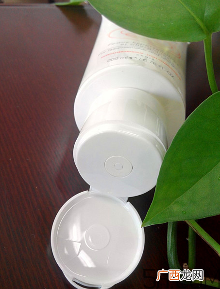 雅漾舒缓特护洁面乳怎么样?好用吗?