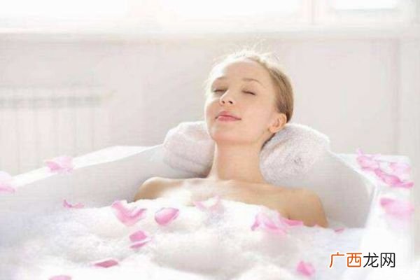 女性泡澡多久泡一次全身泡澡有什么好处