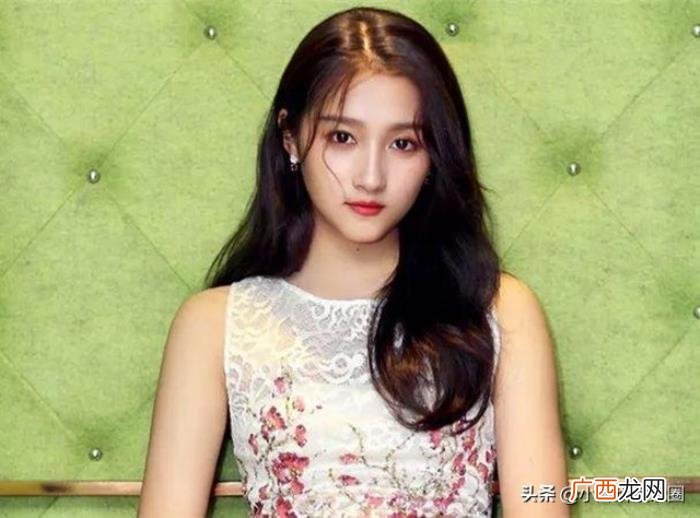关晓彤怎么看上鹿晗的，鹿晗是如何一步一步拿下关晓彤的