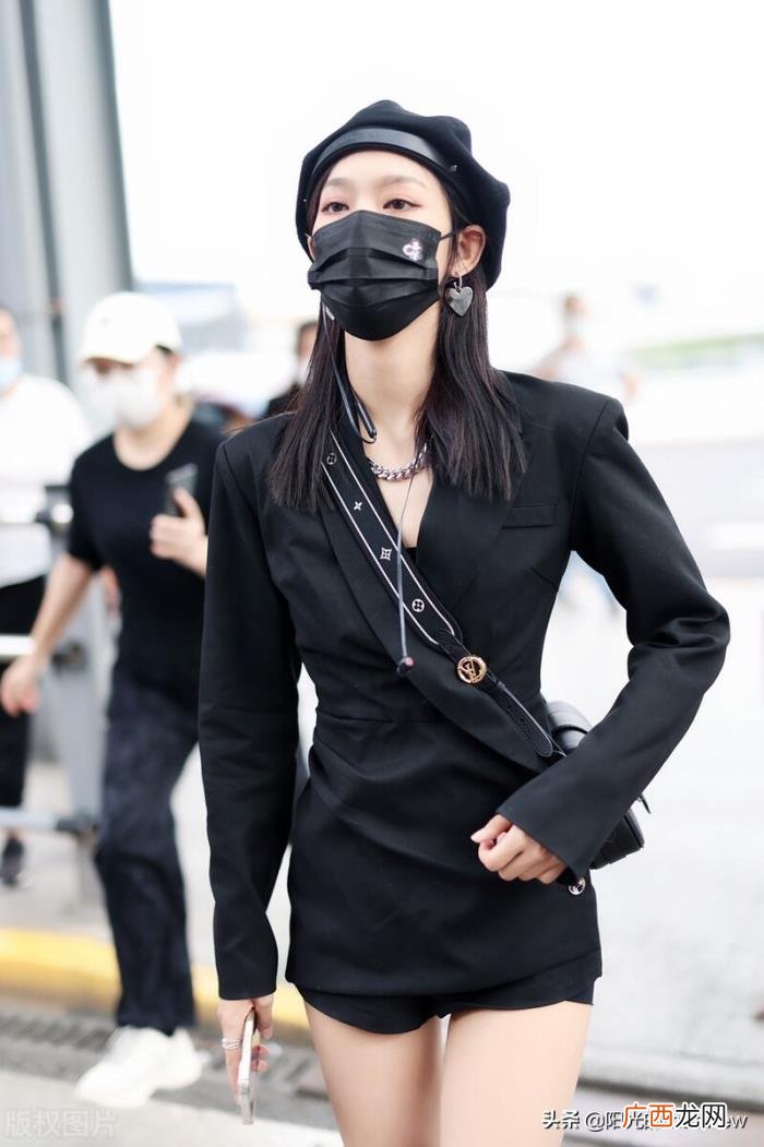 曾可妮超话，曾可妮获粉丝接机人气超旺