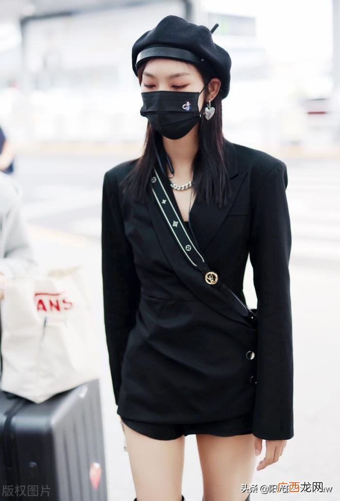 曾可妮超话，曾可妮获粉丝接机人气超旺