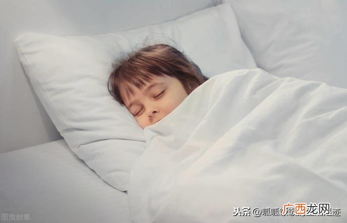 哄女朋友睡觉的小故事，365个哄女朋友的睡前故事