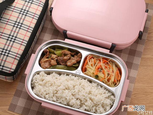 微波炉闻到塑料味怎么回事微波炉加热发出臭胶味