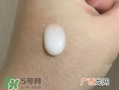 olay臻粹系列小脸精华多少钱?olay小脸精华适合年龄