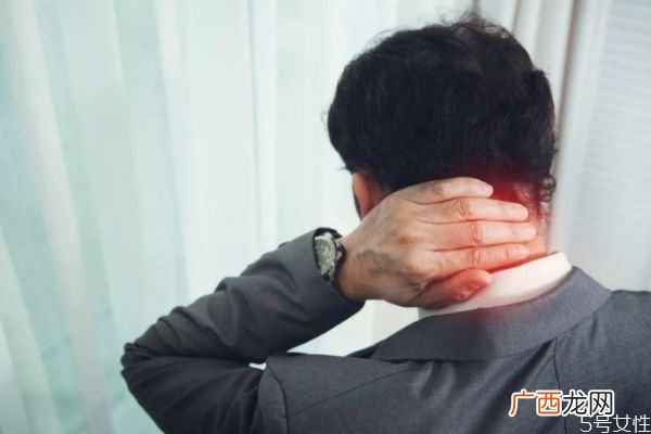 长期看电脑脖子疼怎么办长期看电脑颈椎疼怎么缓解