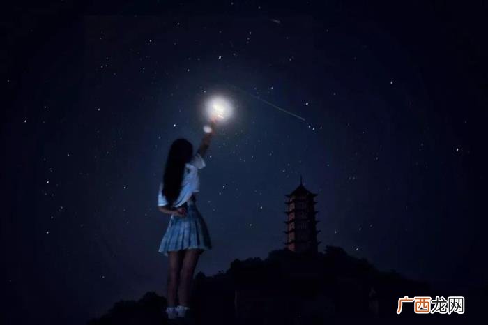 浪漫的星星，文案丨那些超浪漫的星星月亮短句子
