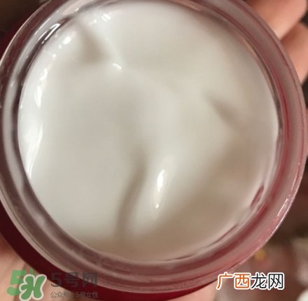 olay小脸霜怎么样？olay新生塑颜臻粹面霜功效