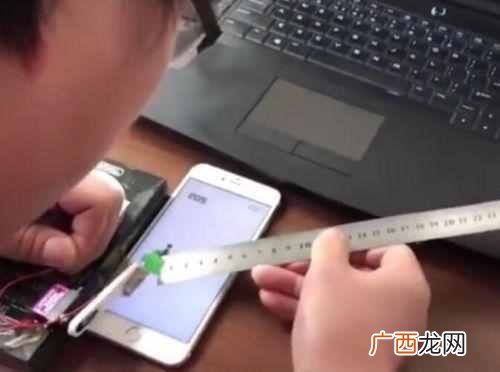 微信朋友圈游戏跳一跳操作技巧(附:跳一跳作