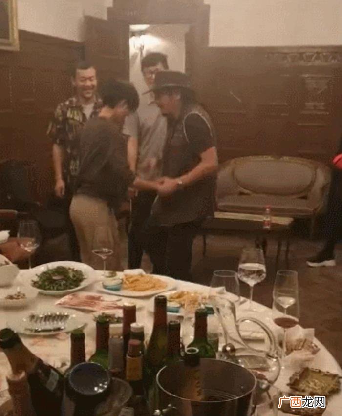 桂纶镁吸胡歌，胡歌廖凡桂纶镁私下聚会