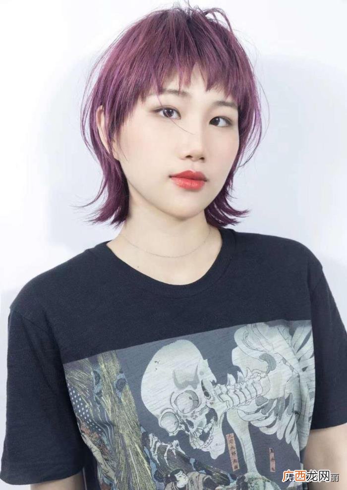小狼尾发型，李宇春新狼尾短发解锁当下流行发型