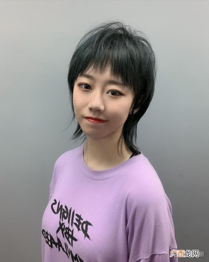 小狼尾发型，李宇春新狼尾短发解锁当下流行发型