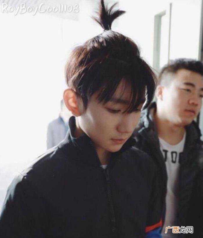 王源长歪了，王源用100种发型证明自己没长歪