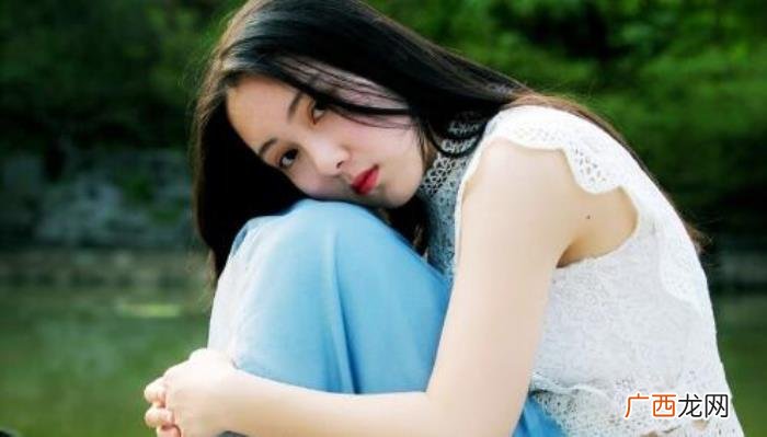 女生暗恋不熟的男生的表现，怎样知道自己被暗恋了