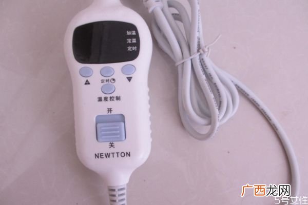 电热毯平常不开就垫着可以吗电热毯关了还有辐射吗