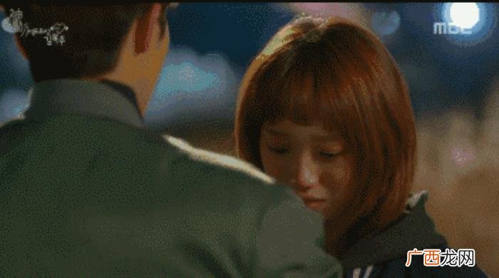 男生喜欢将头埋在女生脖子，女生都喜欢这种抱姿