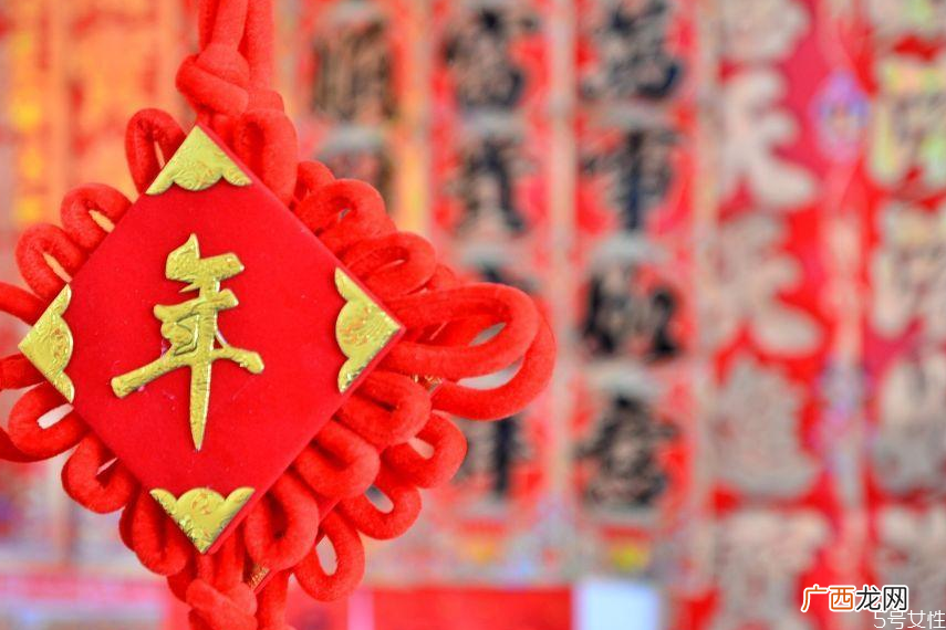 过年为什么要穿新衣服为什么大年初一要穿新衣服