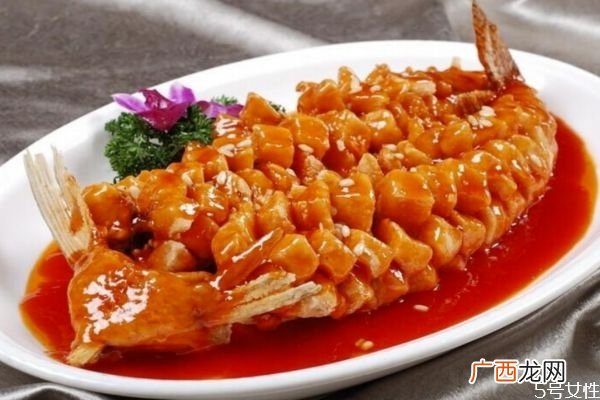 年夜饭为什么要吃鱼年夜饭的鱼不能吃完吗