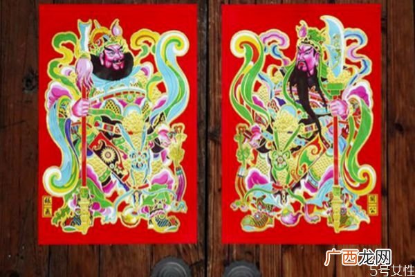 换下来的旧门神怎么处理一扇门怎么贴门神