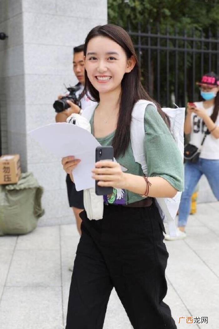 张子枫超话，张子枫超聚人气的萌新眉你一定需要