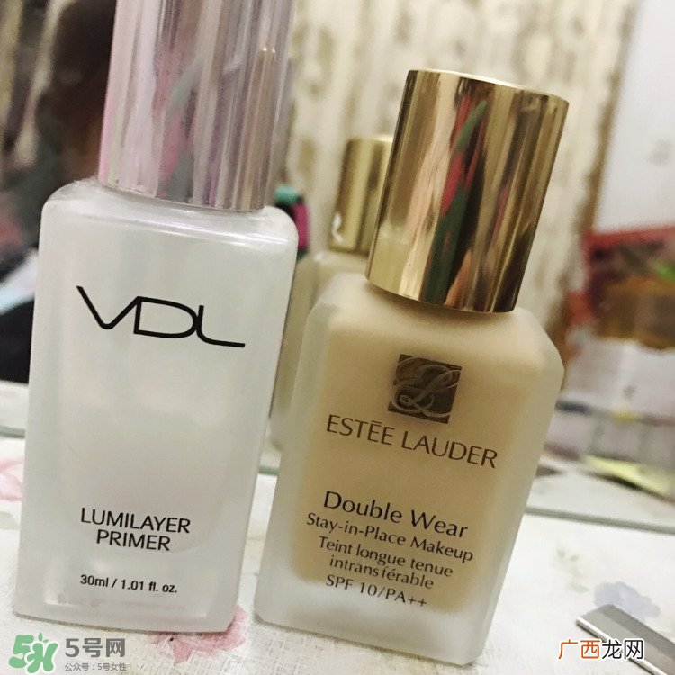 粉底液和提亮液的区别 先用提亮液还是粉底液