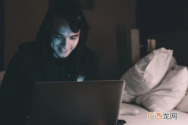 熬夜可以喝什么茶最好熬夜可以喝咖啡吗
