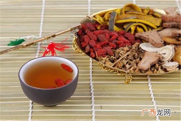冬病夏治为什么三伏天要治湿寒呢冬病夏治要注意什么