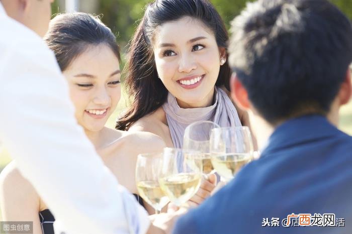 女朋友提分手后又要复合，前女友突然回来想复合