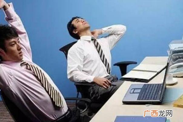 久坐会引起下肢水肿吗久坐会导致屁股变大吗