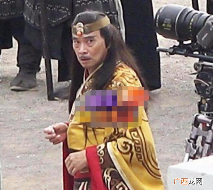 吴孟达养家，65岁吴孟达还在40度高温穿古装拍戏养家