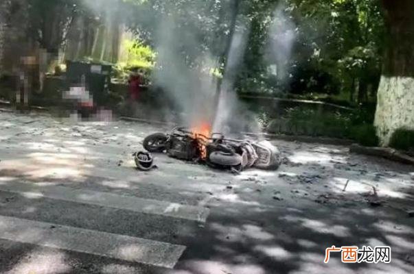 电瓶车行驶中爆燃烧伤女孩病危