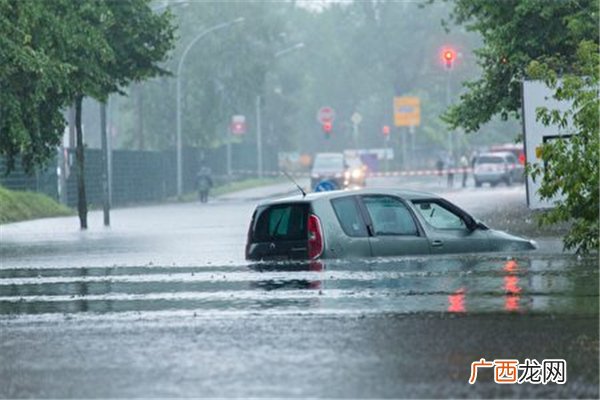 河南为何成为全国强降雨中心大暴雨会把车淋坏吗