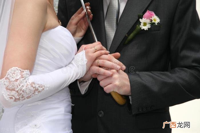 老公多次出轨却不离婚 老公反复出轨却不离婚的女人