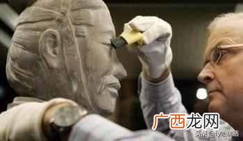 兵马俑是活人烧制的吗，竟然没有一副面孔是一样的