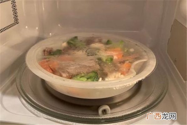 禁员工热饭老板回应称微波炉还在公司热饭微波炉热多久