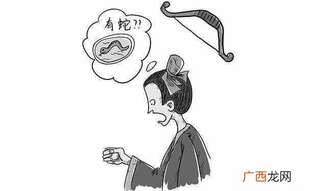 杯弓蛇影的意思,关于杯弓蛇影这个故事有两种说法