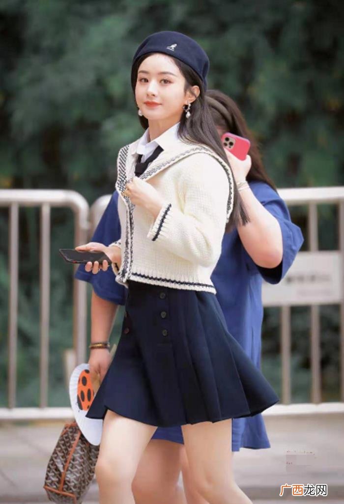 明星的证件照可以自己洗吗，明星证件照曝光